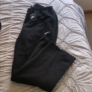 BRAND NEW! NEVER WORN WT! Nike sweatpants!